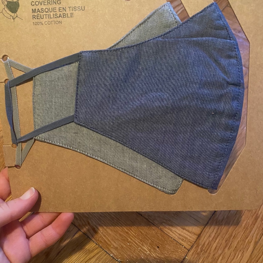 NWT 2 pieces 100% cotton reusable face masks